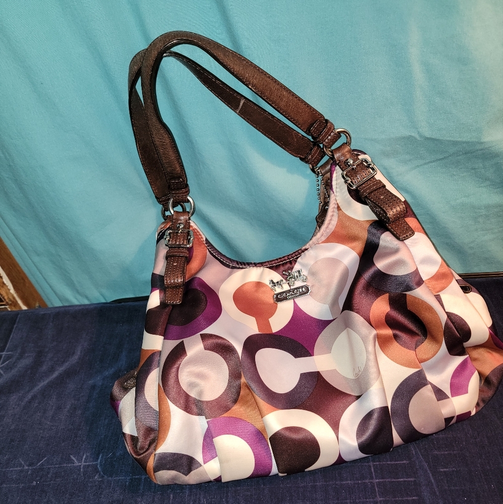 AUTHENTIC COACH Madison Maggie Chain Link Shoulder Bag style# F1126 - 18764